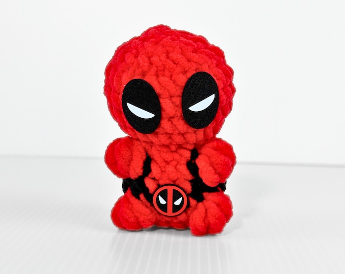 Crochet Mini Deadpool Keychain – Handmade Superhero-Inspired Fun Accessory