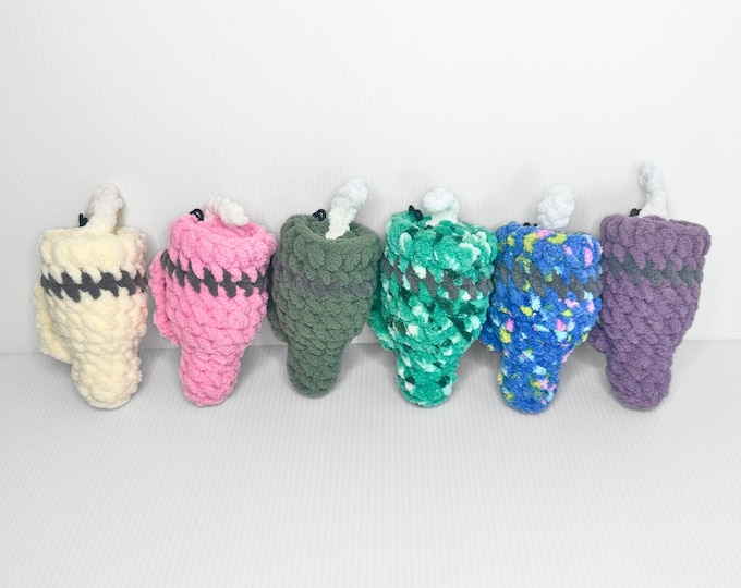 Mini Crochet Stanley Cup Keychain – Adorable Handmade Accessory for Moms & Girls | Perfect Gift!