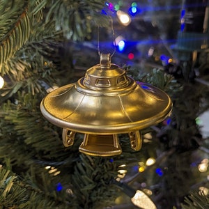 Gold finish UFO Christmas ornament, UFO enthusiast, aliens enthusiast Christmas present, flying saucer, alien spaceship, golden UFO ornament