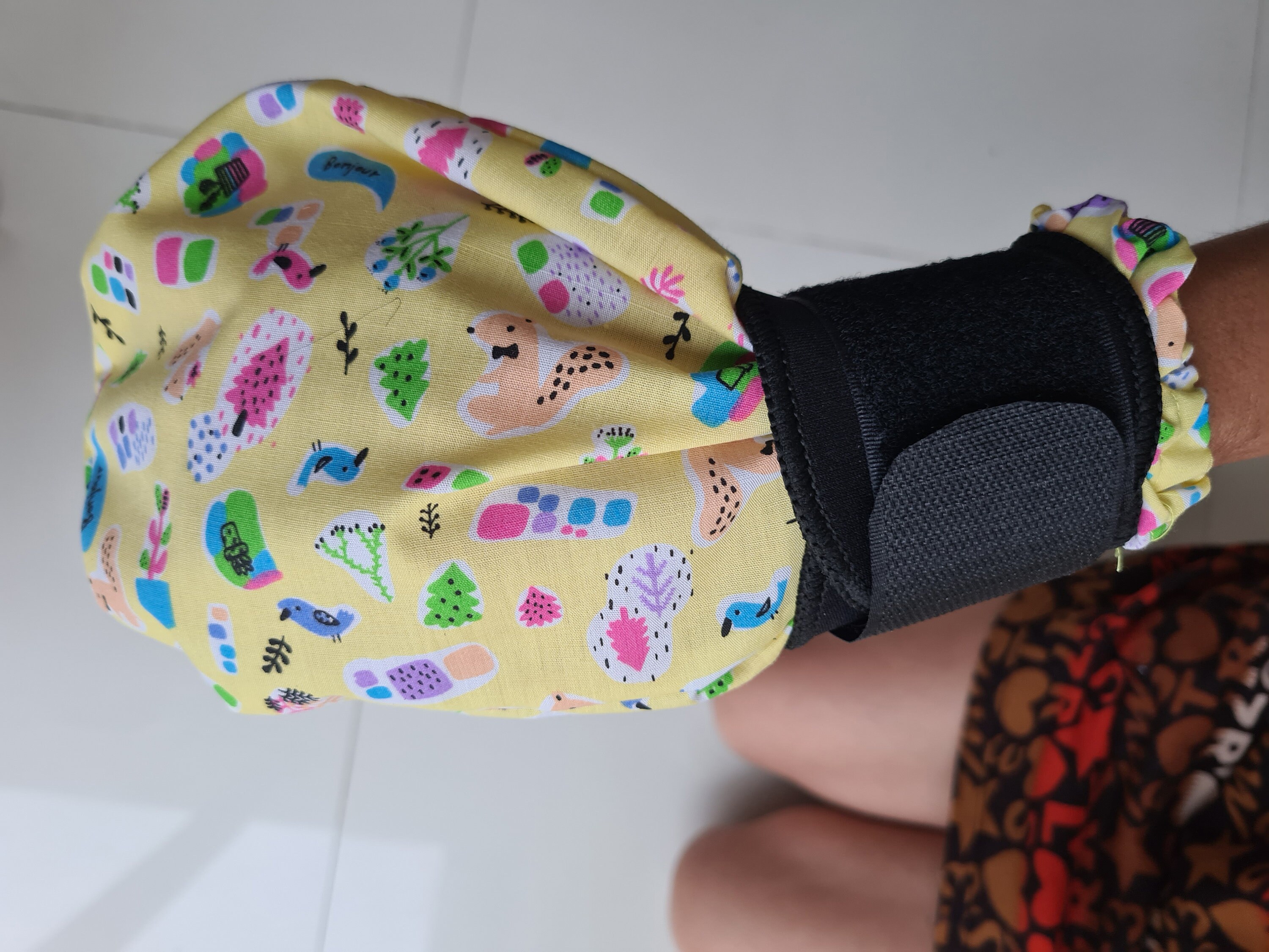 Adult Baby Wrist RESTRAINTS. BLACK. Abdl. Lockable. Pair Etsy New Zealand