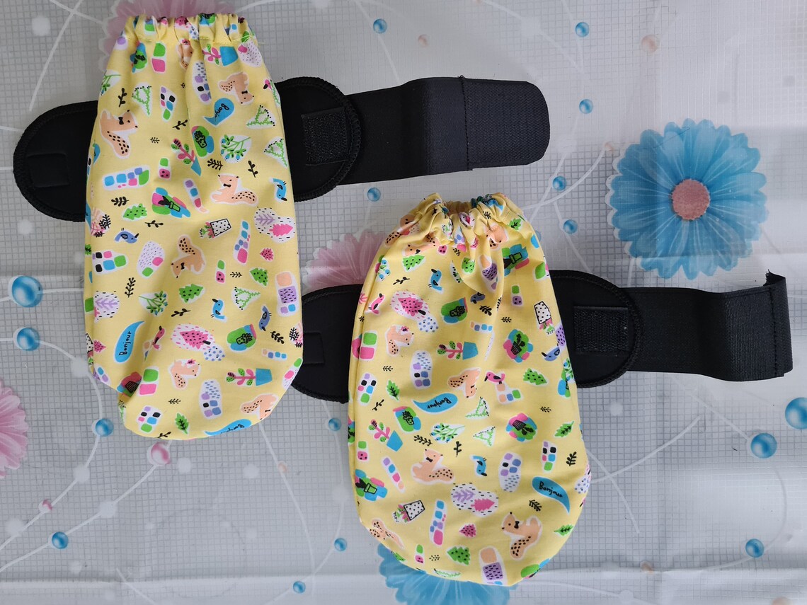 Adult Baby Wrist RESTRAINTS. BLACK. Abdl. Lockable. Pair Restraints