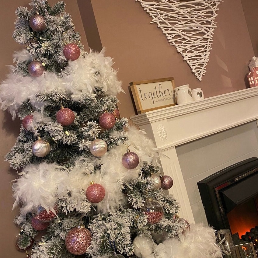 CHRISTMAS SPECIAL: White Marabou Boa W/ Iris Lurex to Enhance the Look of  Your Centerpiece Tree DIY 72 Inches -  Ireland
