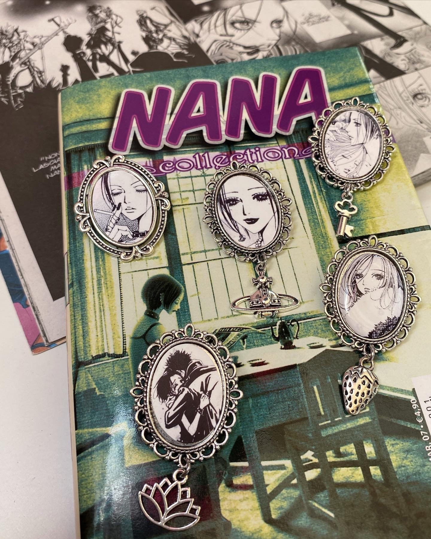 DEXSHUN Nana Anime Federmäppchen - Doppelschicht Stiftbox Mit Osaki Nana Design