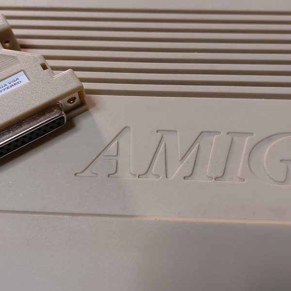 Amiga 500 1200 2000 Video Rgb DB23 to VGA SVGA adapter buffered DB23 female ORIGINAL!