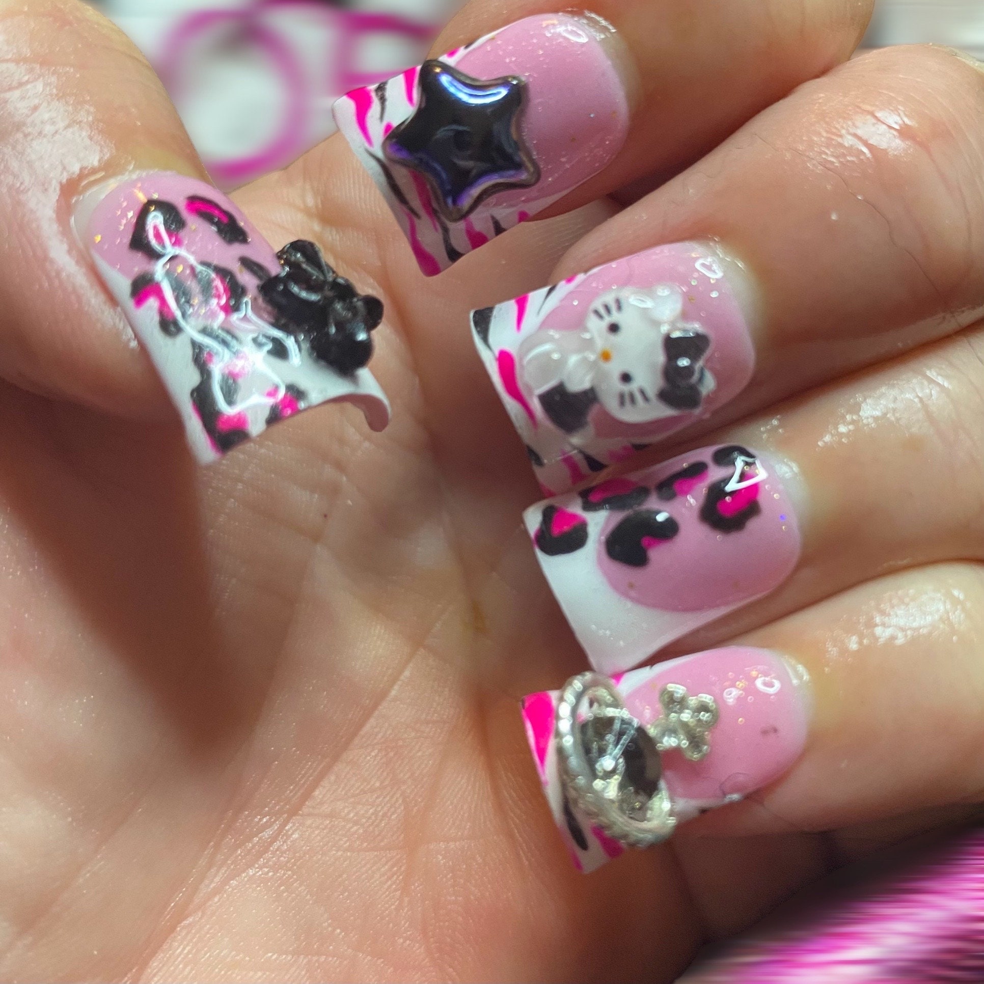 Hello Kitty Nails : 7 Steps - Instructables