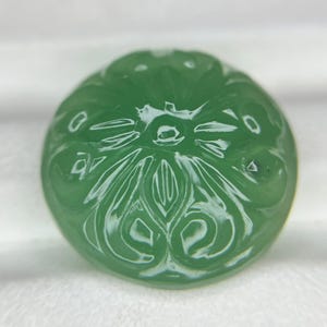 Handgeschnitzter Grünquarz-Edelstein: Heilende Kristallskulptur, 20 x 20 MM