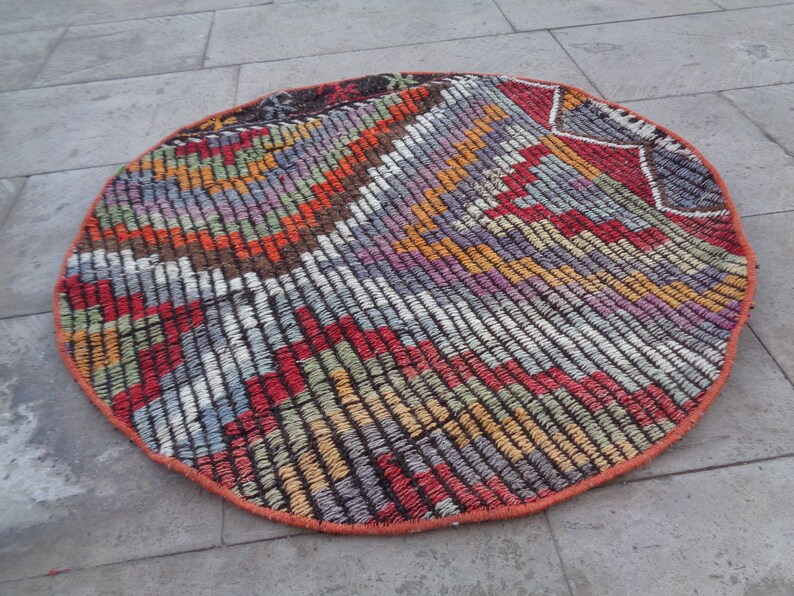 Red Circle Rug Flat Woven Lilac Round Rug Embroiedery Tiny Etsy