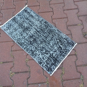 2.2x1.2  Black & White Distressed Bath Mat, Vintage Door Mat Indoor, Rug For Entry, Small Rug For Tent, Cute Front Mat, Nook Carpet T97
