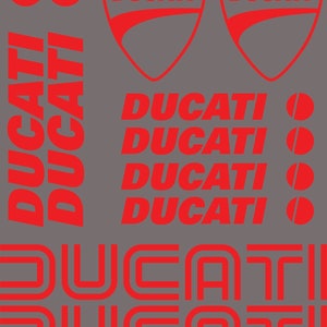 10 adesivi Ducati per casco o carenatura serbatoio moto.