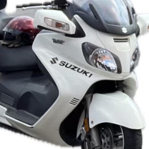 2x Suzuki-stickers stickers mat zilver voor scooters, motorfietsen of buitenboordmotorhoes, brandstoftank, motorkuip. Verschillende maten.