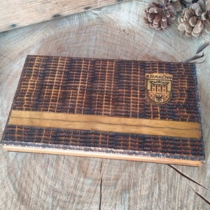 Scatola per sigarette vintage in legno, souvenir fatto a mano da Cracovia