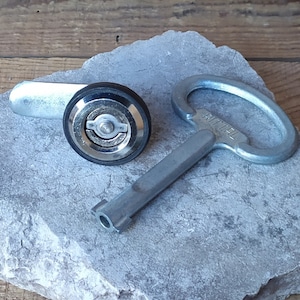 Vintage Set of Aluminum Rittal Industrial Enclosure Key no. 5 and Lock