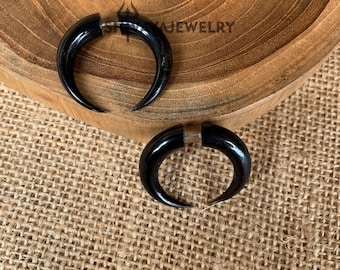 Pendientes grandes tribales falsos de calibre, pendientes de cuerno de calibre, pendientes tallados a mano, joyería hecha a mano, accesorios de cuerno.