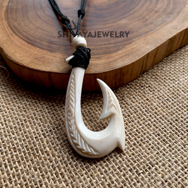 Collier hameçon sculpté à la main, pendentif en os naturel fait main, sculpture sur os, cadeau