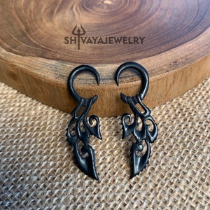 2,5mm ( 10g ) ( 12g ) Tribal Horn Gauge Earrings, Handmade Horn Jewelry, Hand Carved Earrings, Horn Accessories.