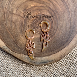 4mm ( 6g ) Tribal Horn Gauge Earrings, Handmade Horn Jewelry, Hand Carved Earrings, Horn Accessories.