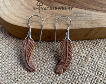 Pendientes de pluma de plata de ley, pendientes de hueso premium, accesorios hechos a mano, hueso reciclado, ganchos de plata de ley, joyería tallada a mano
