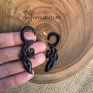 4mm ( 6g ) Tribal Horn Gauge Earrings, Handmade Horn Jewelry, Hand Carved Earrings, Horn Accessories.