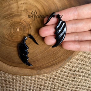 Feather Horn Fake Gauge Earrings, Fake Spiral, Spiral Gauge, Handmade Horn Jewelry, Hand Carved Earrings, Horn Accessories, Horn Piercing