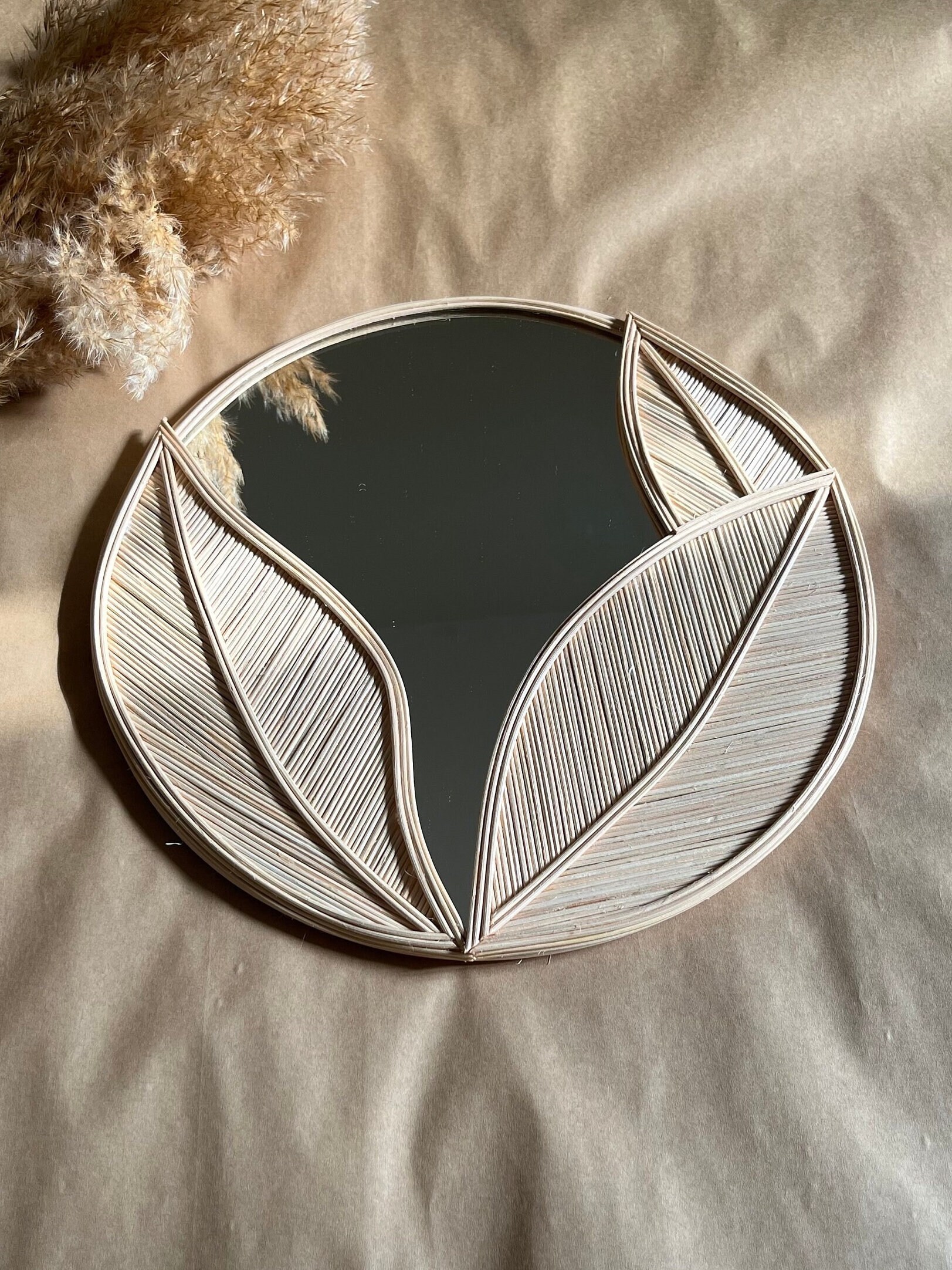 Rattan Art Leaf Texture Mirror, Round Design Wicker Bamboo Foliage Nature Rattansanat Special
