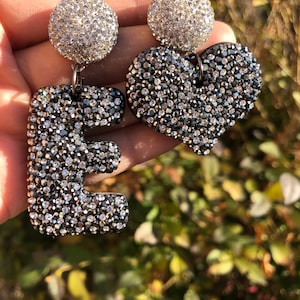 Brincos lustre, letra E grande e brincos de coração, presentes de aniversário para mulheres, brincos de zircônia preto e branco, presentes para ela