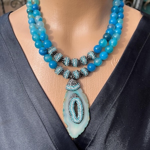 Chunky Blue Agate Stone Necklace: Elegant Layered Pendant