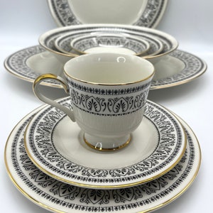 Royal Castle Fine China Set: 57-Piece Olympia Japanese Porcelain Dinnerware