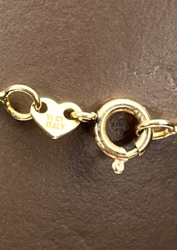 ヴィクトリアンエンジェルスキンコーラルペンダントネックレス：14K 