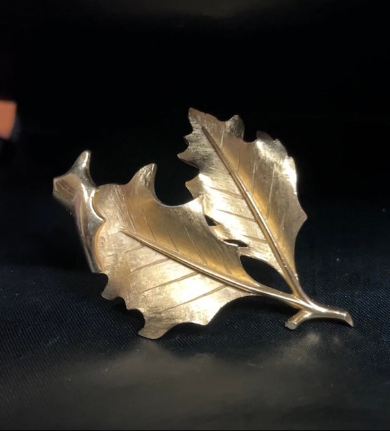 Trifari Gold Leaf Brooch Vintage Signed, Brooch Go