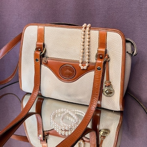 Dooney & Bourke Leather Pocketbook Color Bone Classic All-weather, Dooney and Bourke Purse Doctors Bag, Dooney and Bourke Womens Satchel