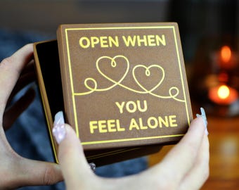 Doos openen als je je alleen voelt – doe-het-zelfcadeau voor vriend of geliefde, opvrolijkverzorgingspakket, idee voor geestelijke gezondheid