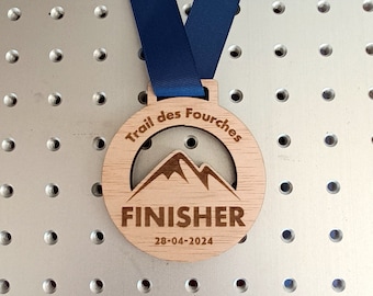 Médaille en bois personnalisée, Trophée en bois gravé au laser, Médaille de trail et randonnée, Récompense sportive, Course à pieds, trail