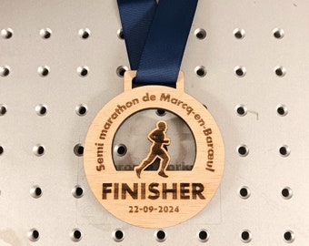 Médaille en bois personnalisée, médaille pour club de sport, Médaille de marathon et trail, Trophée en bois gravé au laser, Running homme