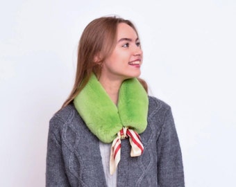 Women's green Rex fur collar