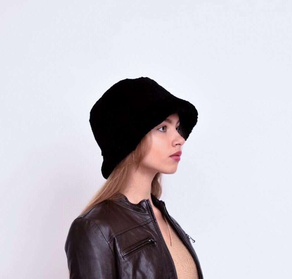 Women display picture 1