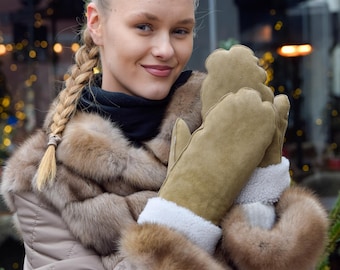 Beige Sheepskin/Shearling And Full Fur Women's  Mittens Stylish Winter Gloves