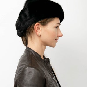 Béret Femme En Vison Noir Avec Pompon En Fourrure De Renard image 3