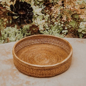 Rattan Centrepiece Basket, Rattan Tray, Handwoven Basket, Fruit Bowl, Wicker Basket, Straw Basket, Bread Bowl, Tabletop Basket, Wedding Gift