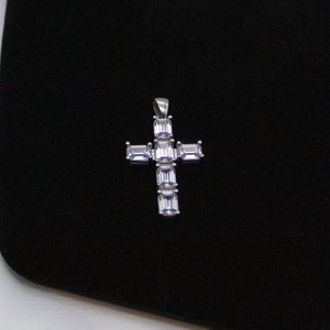 925 Sterling Silver Cubic Zirconia Cross Necklace Pendant