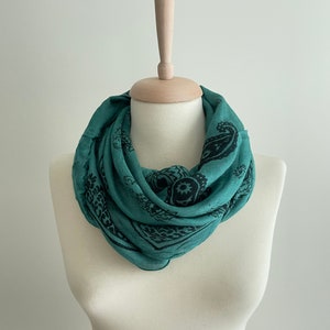 Green silk scarf - Handmade silk scarf - Woman Scarf, Women&#39;s Shawl - Bohemian ethnic head scarf - long Scarf - Wrap for Women - Neck Scarf