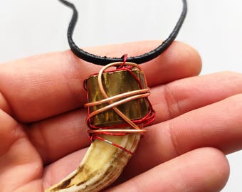 Amuleto fatto a mano, ciondolo in vero corno di cervo, collana in vero corno di cervo, ciondolo slavo, arte slava