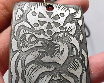 Amuleto slavo inciso a mano – Ciondolo unico in acciaio elettroinciso