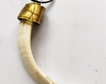 Amuleto fatto a mano, ciondolo in vero corno di cervo, collana in vero corno di cervo, ciondolo slavo, arte slava