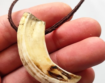 Collana fatta a mano, ciondolo in vero corno di cervo, collana in vero corno di cervo, ciondolo slavo, arte slava