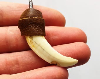 Amuleto fatto a mano, ciondolo in vero corno di cervo, collana in vero corno di cervo, ciondolo slavo, arte slava