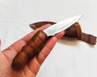 Coltello da caccia unico fatto a mano con manico in legno e fodero in pelle personalizzato - Oggetto da collezione unico nel suo genere / Regalo per cacciatori