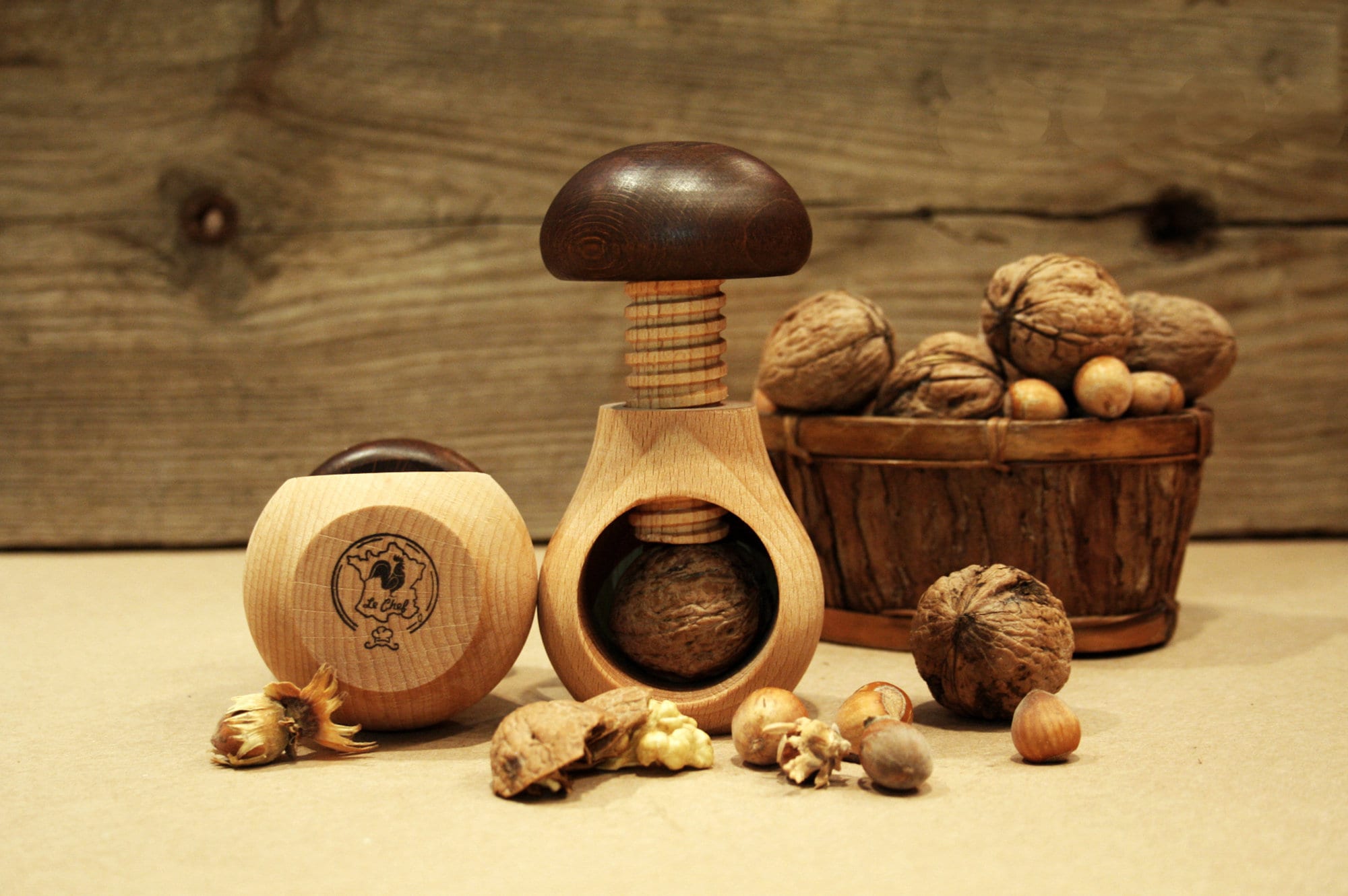 Creative Home Casse Noix Casse-Noisette en Bois, Broyeur Manuel pour la  Cuisine, 10 x 6 cm, Forme de Champignon, Hêtre Naturel, avec Mécanisme  à Vis