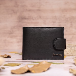 Vatertagsgeschenk, personalisierte Herrenbrieftasche, echtes weiches schwarzes Leder, personalisiertes Geburtstagsgeschenk für ihn, Freund, Ehemann, Vater