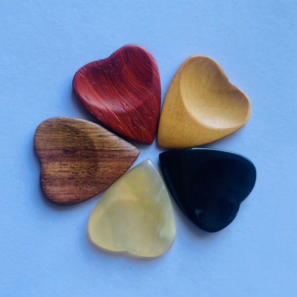 Custom Guitar Pick Heart Shaped Guitar Picks Thumb and Index Finger Double Groove Plectrum Acoustic/Electric Pack of 1 | Pattern Mixed Heart