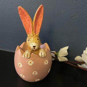Shabby Chic Easter Bunny Ornament: Hand-Painted Daisy Egg